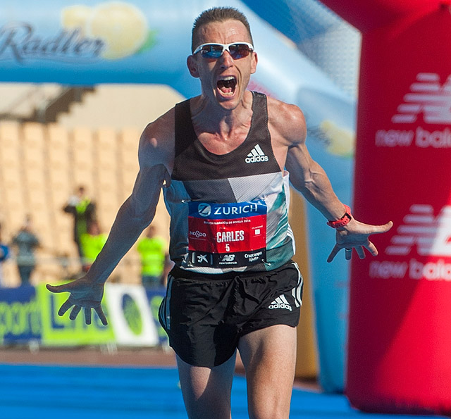 Sevilla, 21/02/2016. Llegada de Carles Castillejo, vencedor en el  Campeonato de España de Maraton con minima olimpica en el Zurich Maraton de Sevilla 2016. Foto: Juan Jose Ubeda / Zurich Maraton de Sevilla.